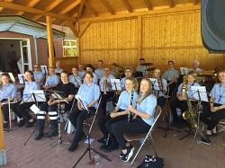 Erster Leistungsvergleich der Feuerwehren in Anemolter Erster Leistungsvergleich der Feuerwehren in Anemolter © Blasorchester Anemolter-Schinna